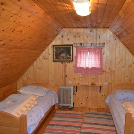 Holiday Home Stara Lika Perusic Bagian luar foto